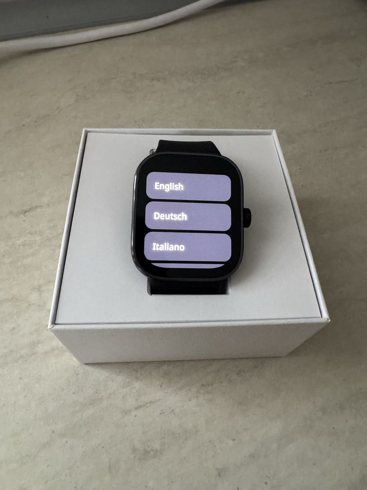 Sprzedam smartwatch Redmi Watch 4 w kolorze czarnym