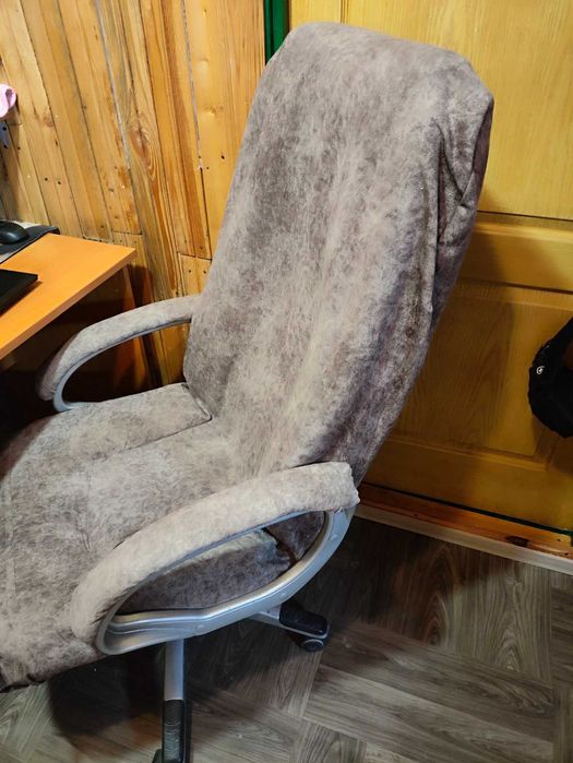 Кресло б/у - под реставрацию - сломана ручка.