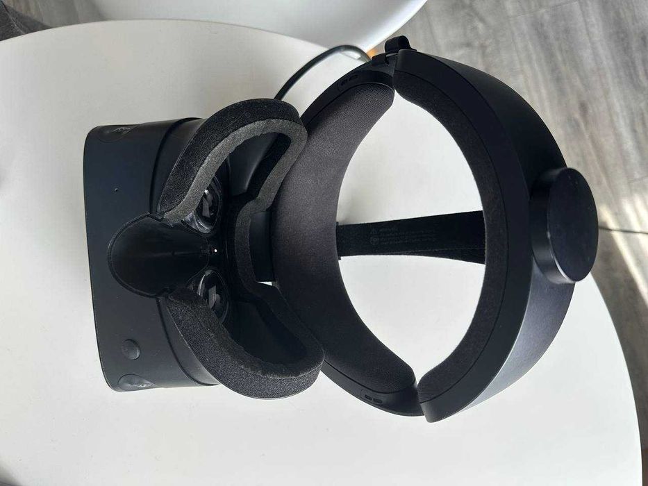 VR окуляри Oculus Rift S повний комплект