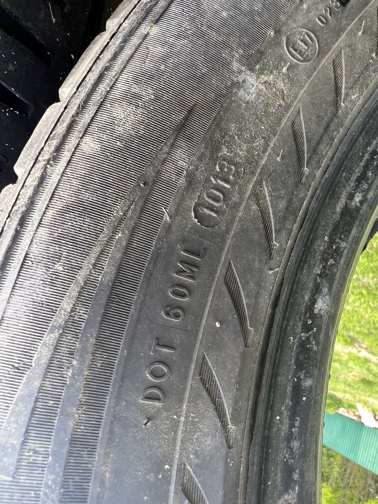 Продам Резину 235/60 R18