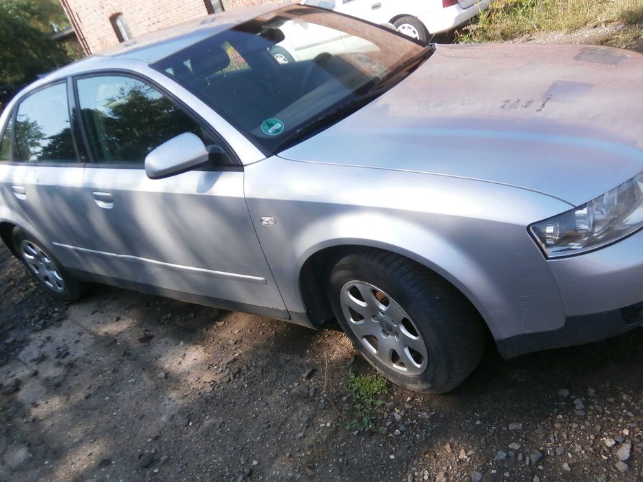 audi A4 B6 sedan zderzak tył tylny srebrny LY7W