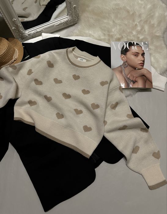 Новий жіночий светрик в сердечках розмір М