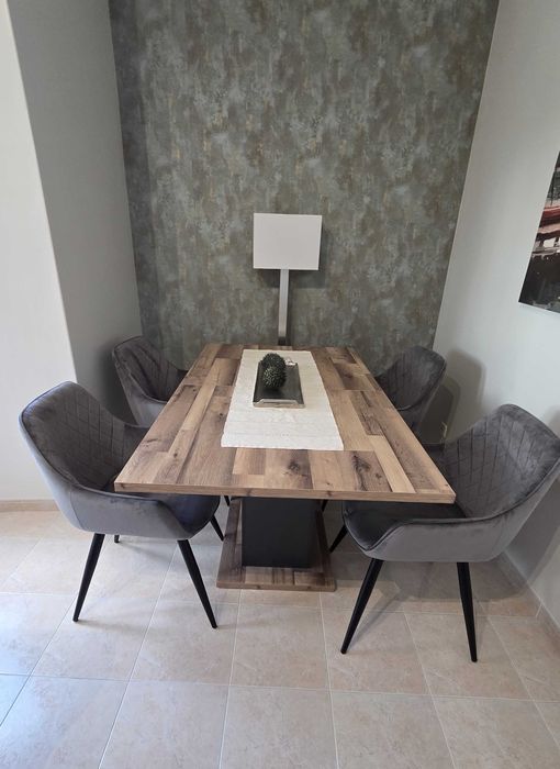 mesa de jantar extensível + 4 cadeiras de veludo