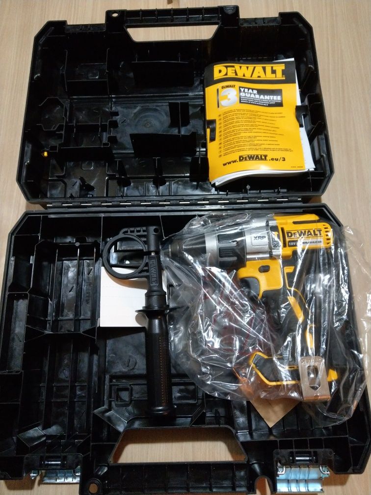 Wiertarko-wkrętarka DeWalt DCD 996 z udarem