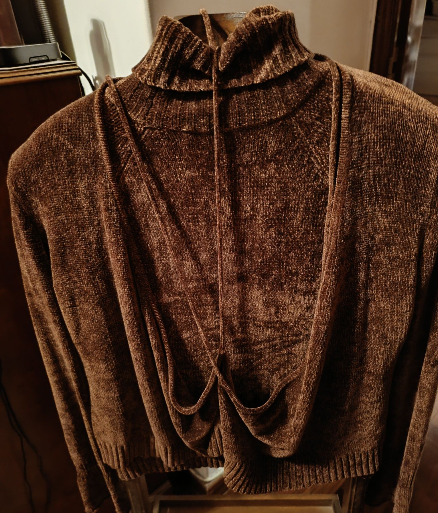 Camisola e casaco castanho Tintoretto