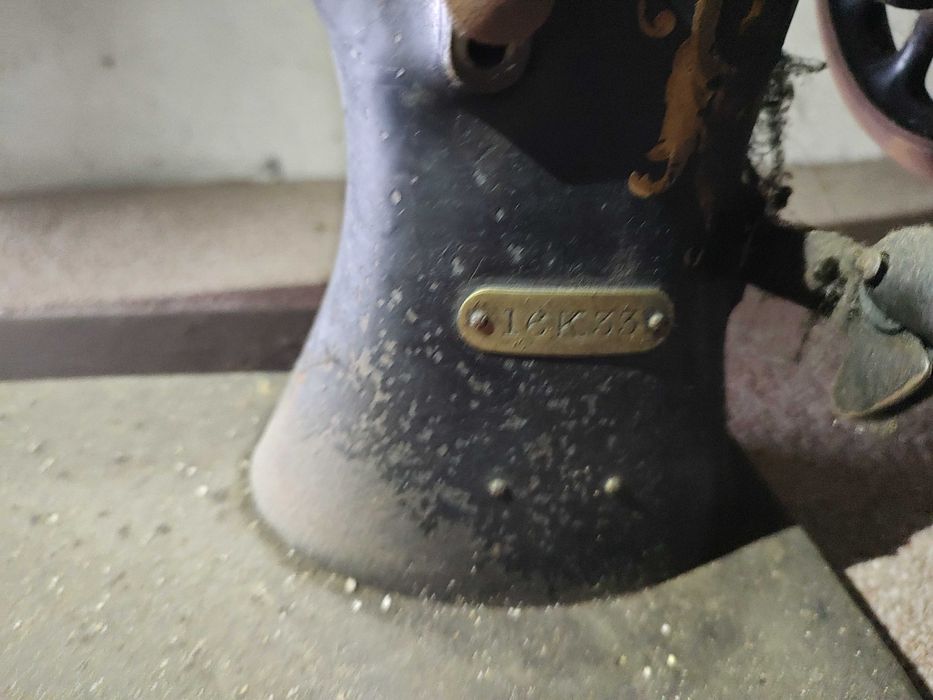 Zabytkowa Maszyna do Szycia Singer 16K33