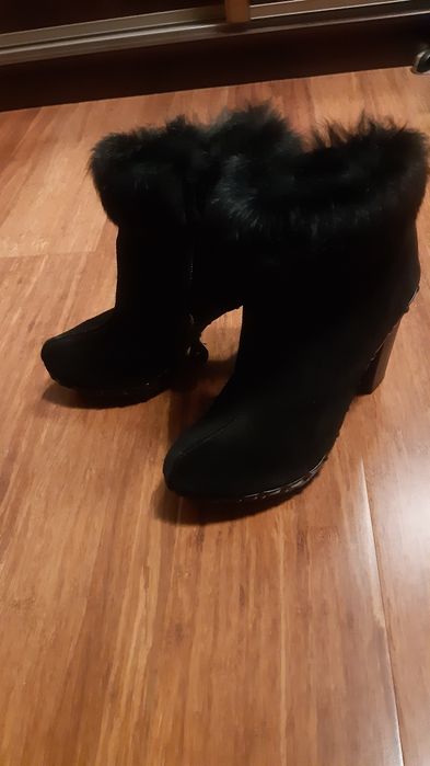 Botki Venezia 36, zamszowe