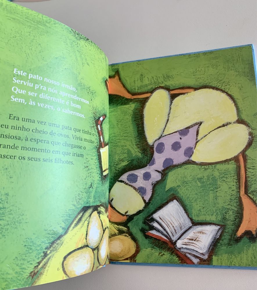 Livro O Patinho Feio inclui CD com historia e musica