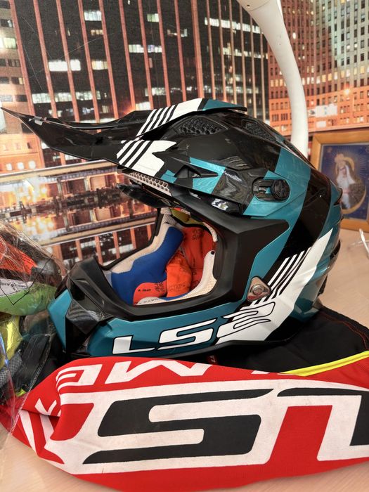 Продам шолом ls2 mx470