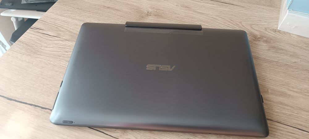 Планшет трансформер . Ноутбук ASUS Transformer Book T100TA. Стан 10/10