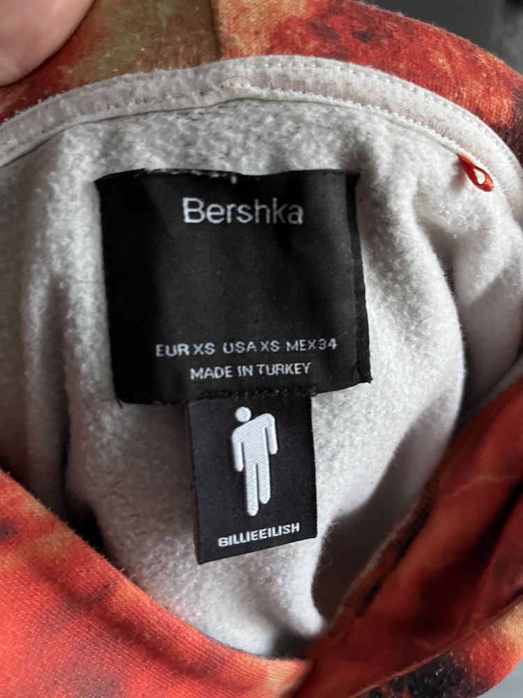 Bluza w płomienie Billie Eilish x Bershka