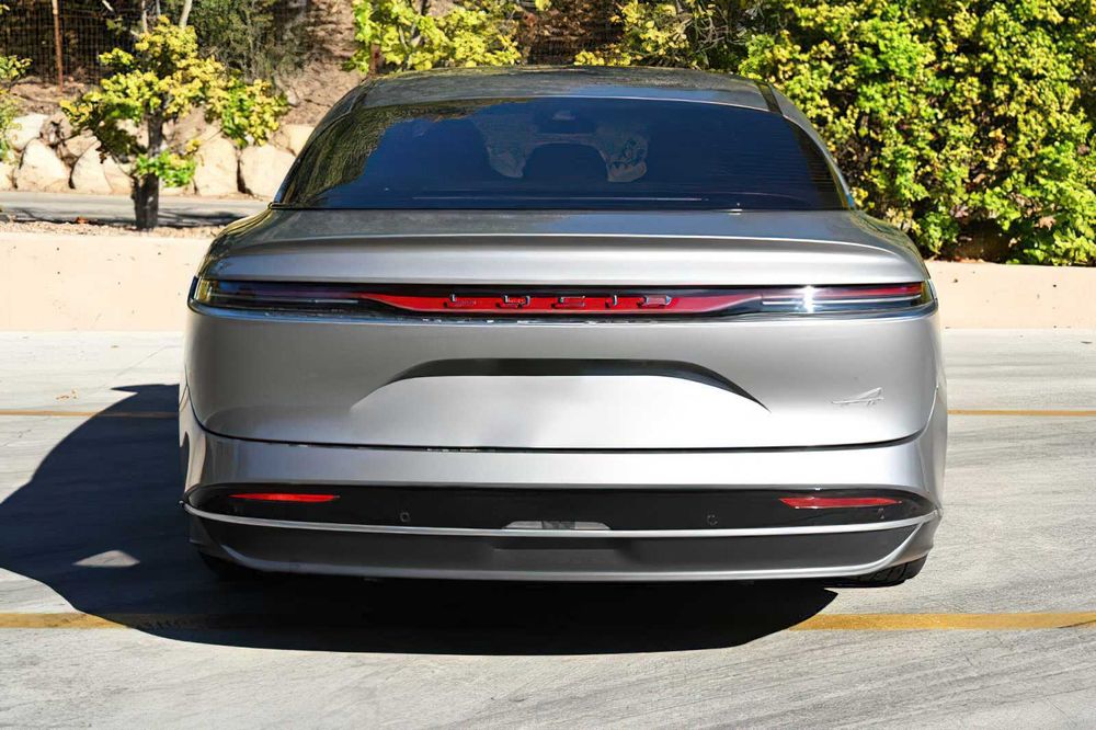 Lucid Air Pure      2023