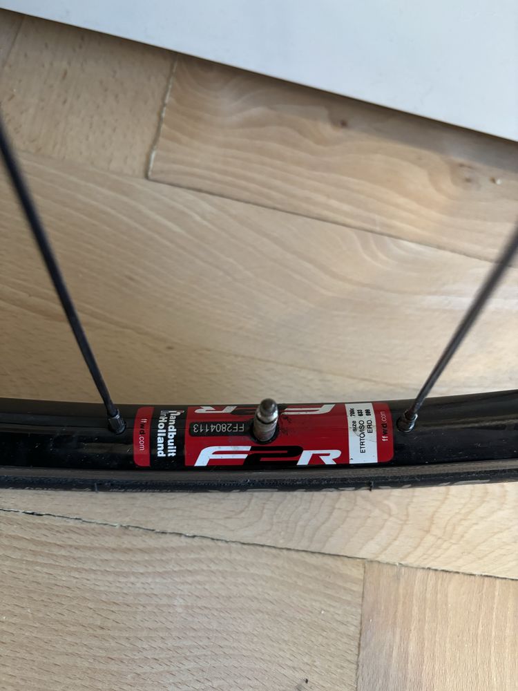 FFWD F2R koła szosowe carbon