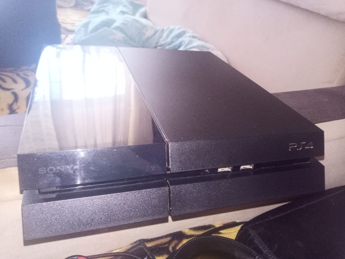 Konsola Playstation Ps4 fat 635 gb