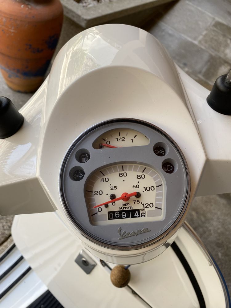 Vendo Vespa Px125 ano de 2012