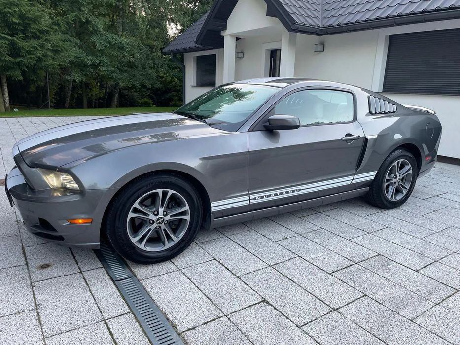 Ford Mustang Ford mustang 3.7 premium 2013
