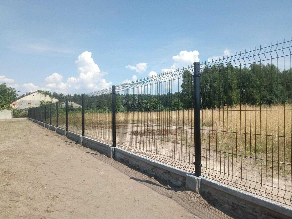 Ogrodzenie panelowe, podmurówka, montaż