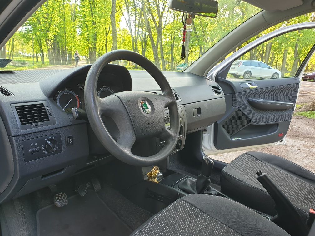 Продам автомобиль Skoda Fabia 2006р.