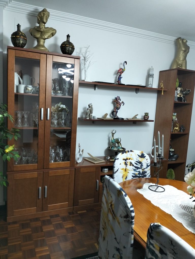 Móvel de sala de jantar completa