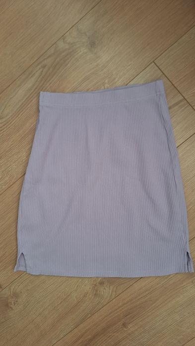 Reserved fioletowa spódniczka prążek 152