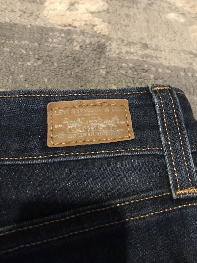 Джинси Levis