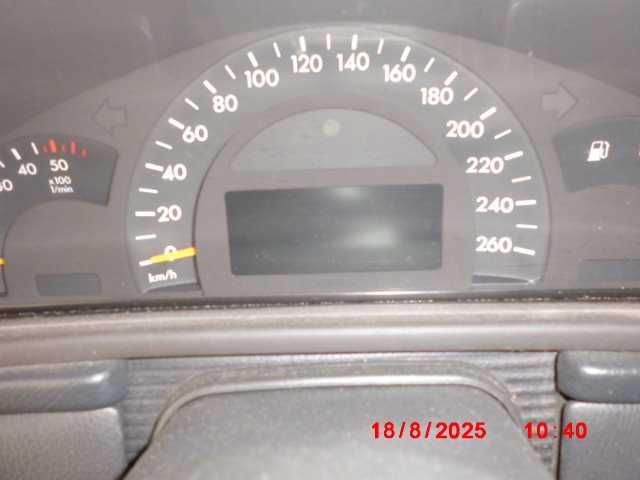 carrinha mercedes w 203 classe C 2.20 CDI  em bom estado