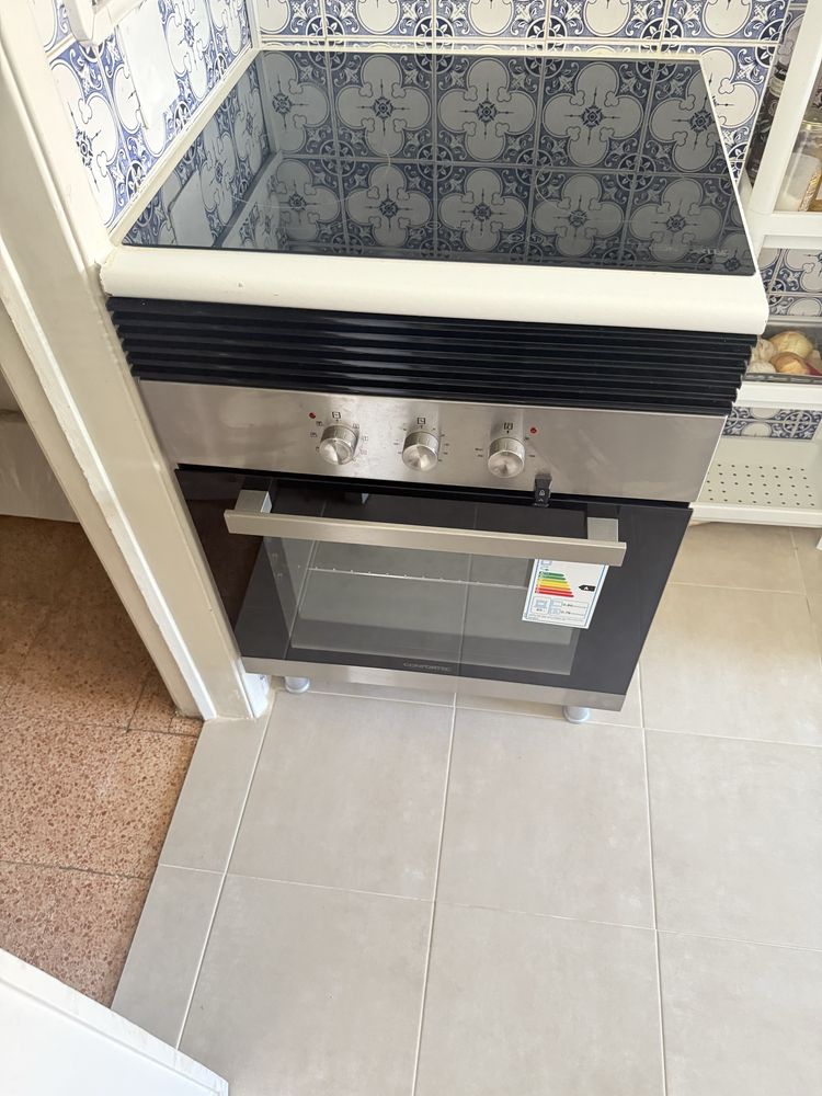 Conjunto forno e placa Vitroceramica Conforte.