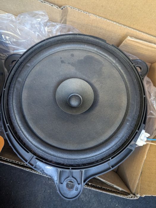 Продам динамики от логана