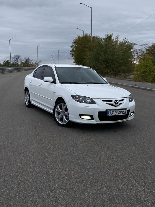 Mazda 3 в очень хорошем состоянии