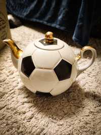 Чайник у вигляді футбольного м'яча (довбиський фарфоровий завод)