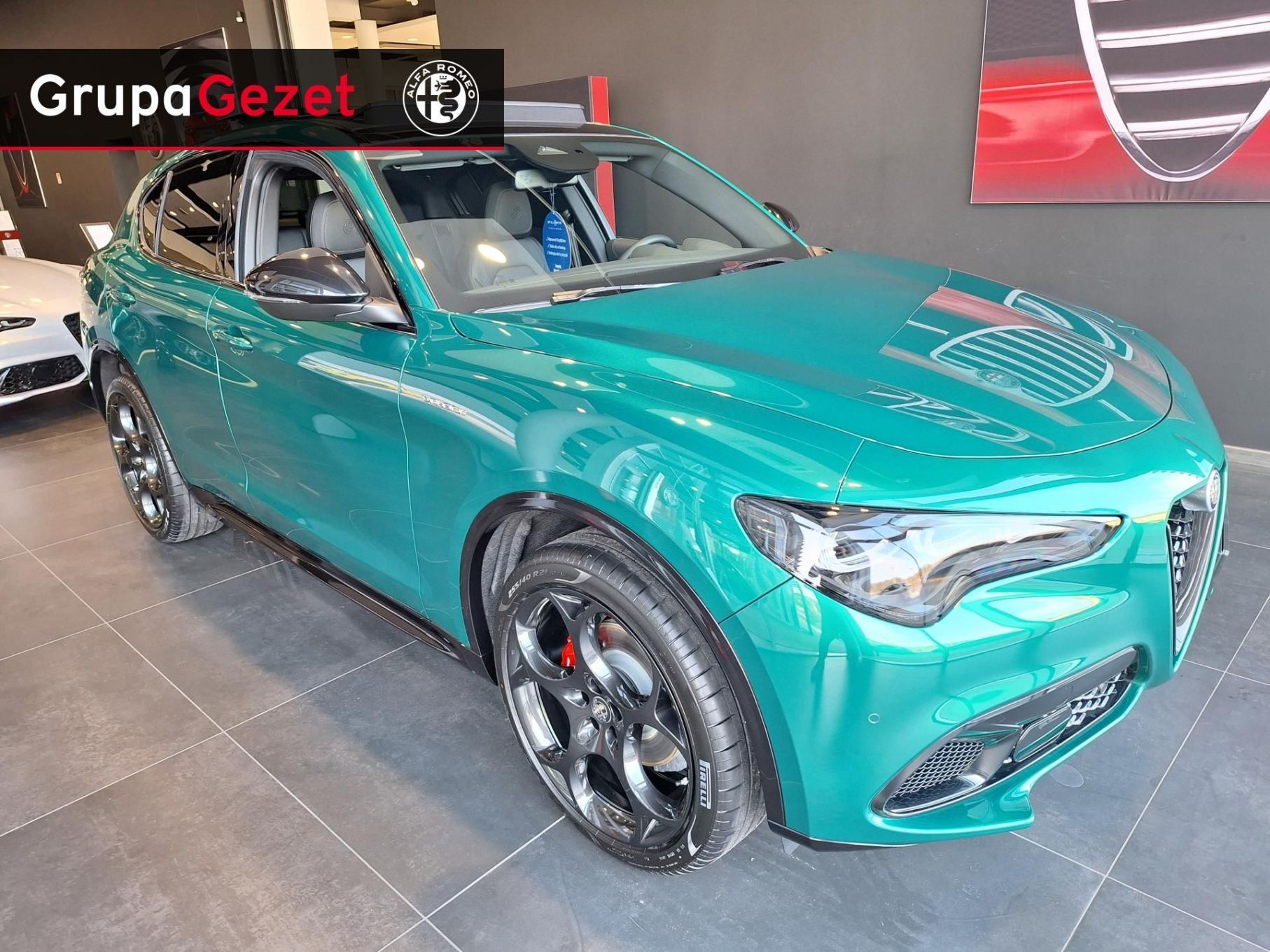 Alfa Romeo Stelvio Veloce 280KM AT8 Q4 Szklany dach Felgi 21"