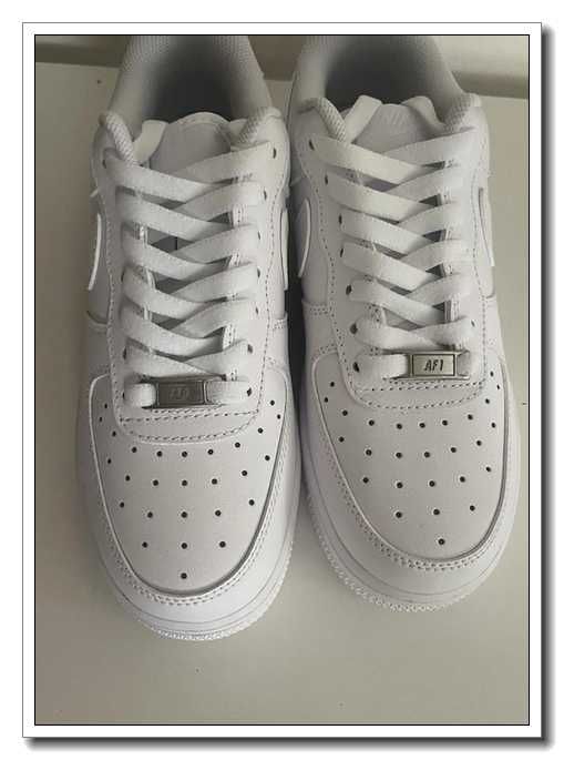 Białe tenisówki Air Force 1 w rozmiarze 38