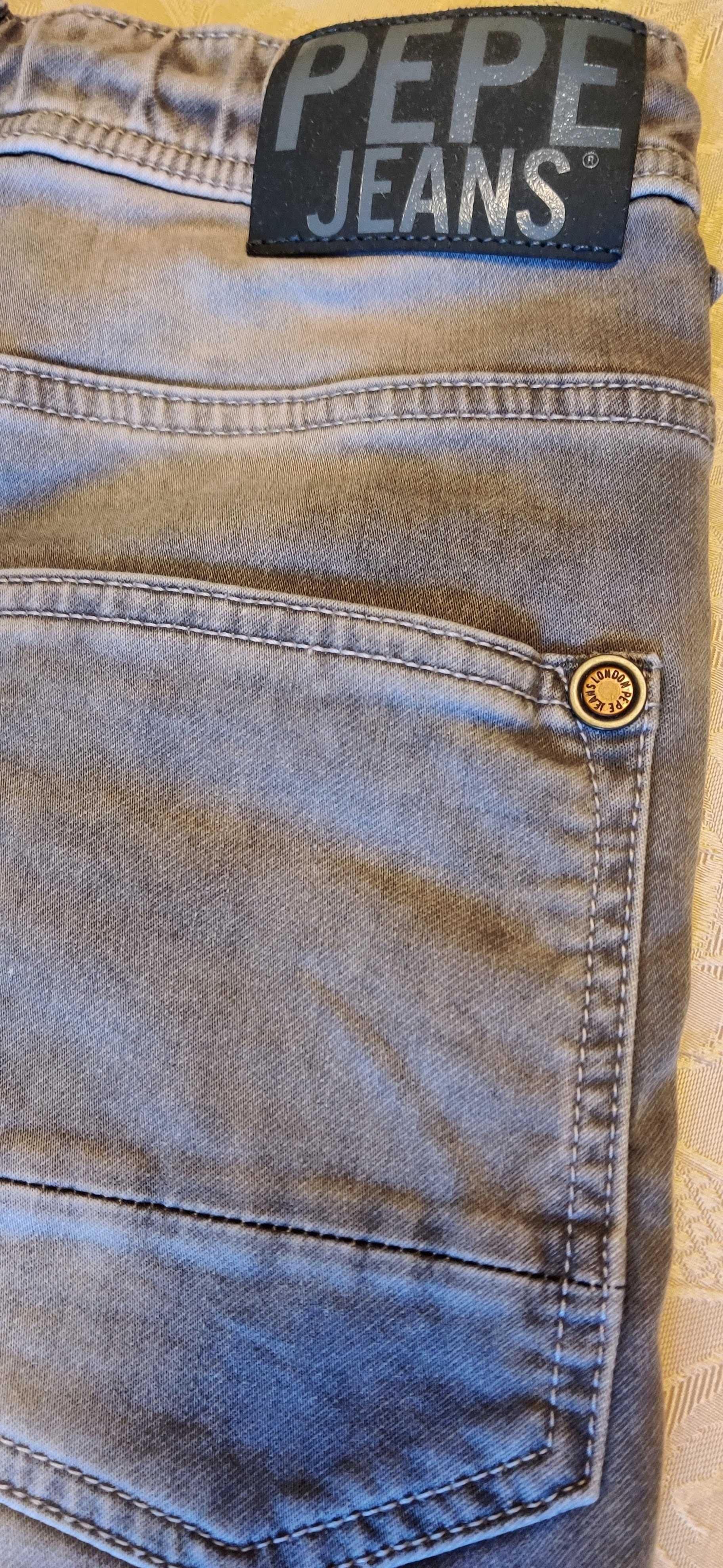 Calções de ganga p/ rapaz marca Pepe Jeans (W31)