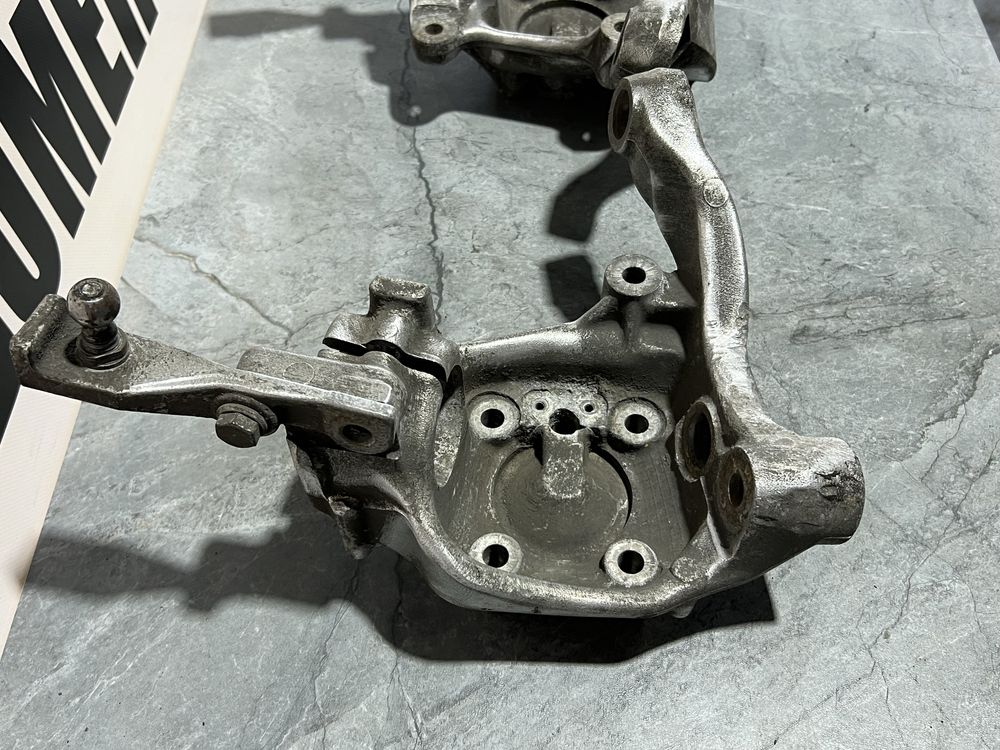 Поворотний Кулак Передній БМВ Е39 М62 V8 3.5 4.4 Цапфа Права Ліва BMW