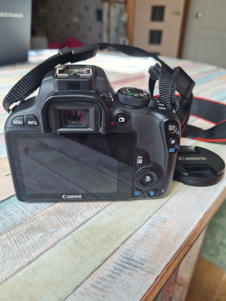 Canon 100D ідеальний стан