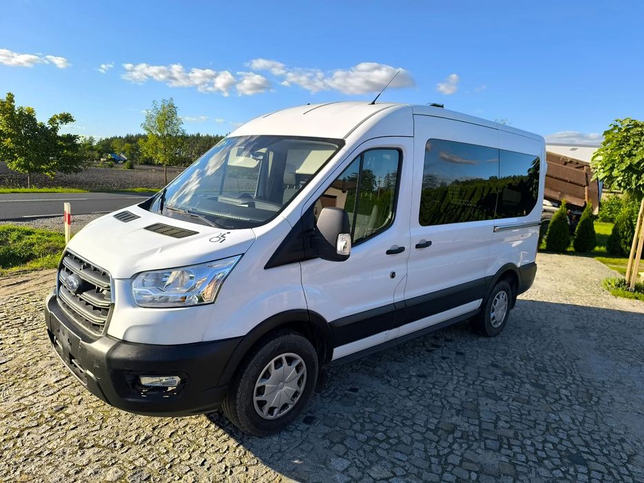 Ford Transit  Ford transit Mk8 9-sobowy specjalny dla inwalidów podjazd dla wózka