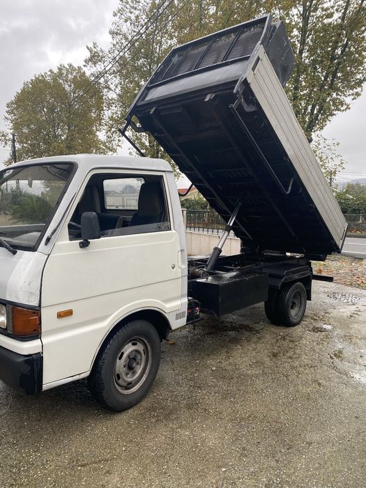 Mazda E2200 basculante