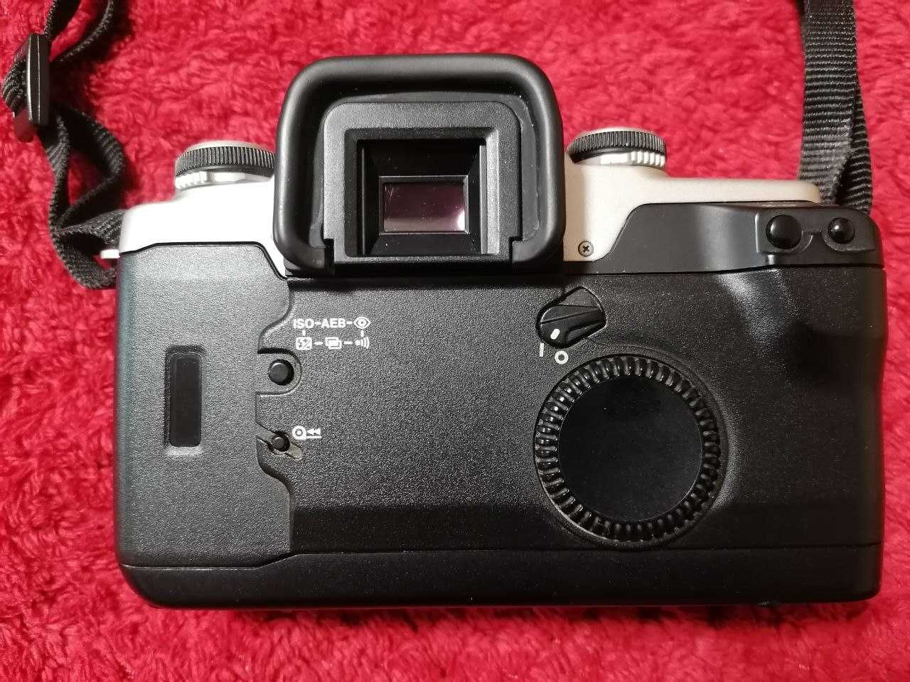 Плёночный, зеркальный фотоаппарат Canon EOS 50e (тушка)