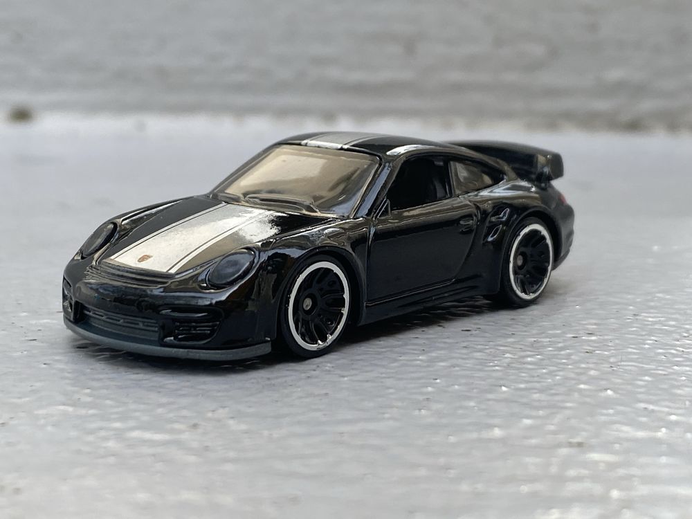 Hot wheels Porsche 911 gt2