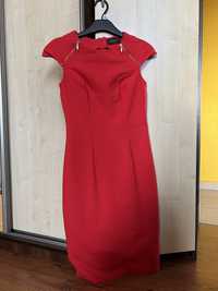 Biznesowa czerwona sukienka