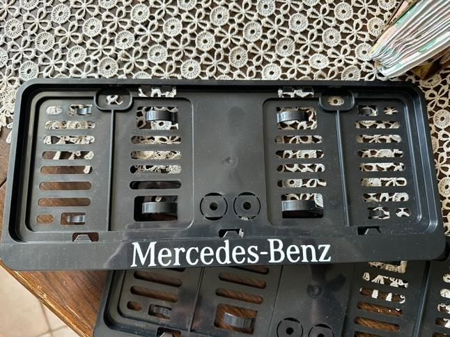 Podkładki pod tablice Mercedes