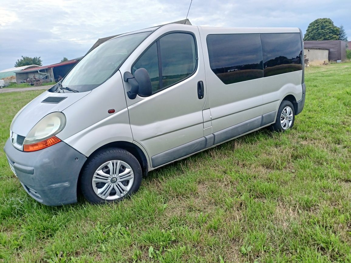 Renault Trafic long  6 osobowy zabudowa holenderska