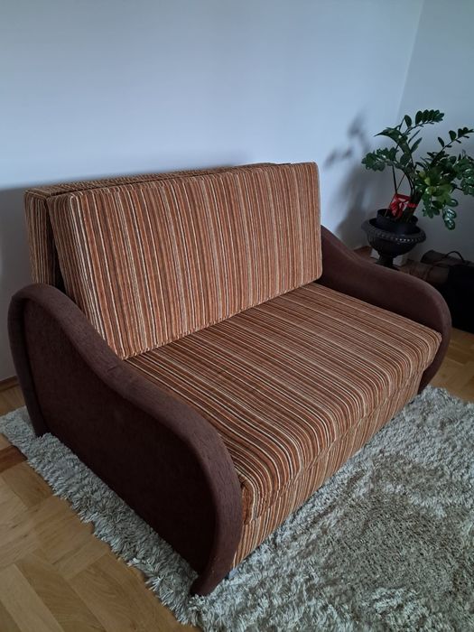 Tapczan dwuosobowy rozkładany- w dobrym stanie
