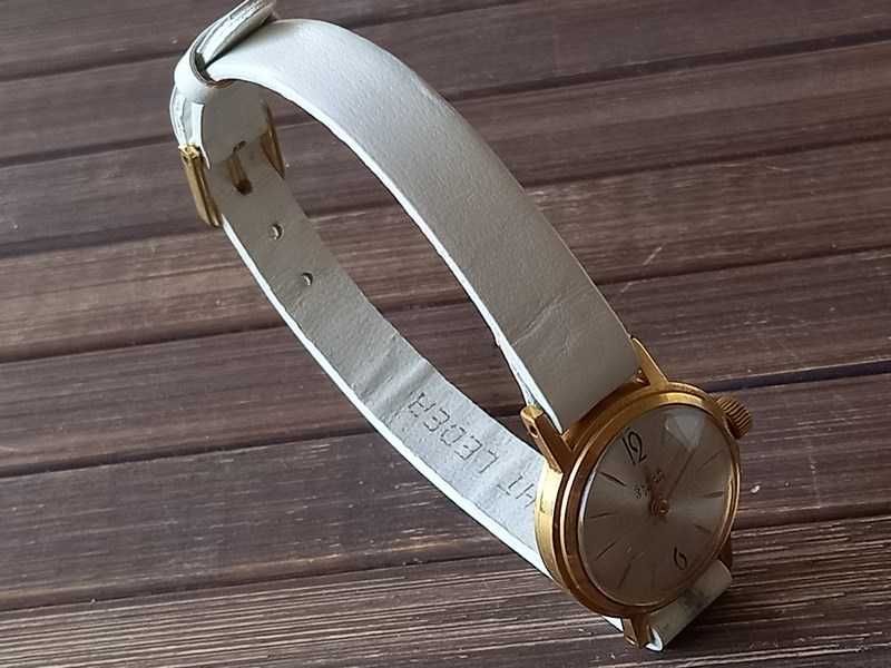 Damski zegarek marki Slava ,vintage