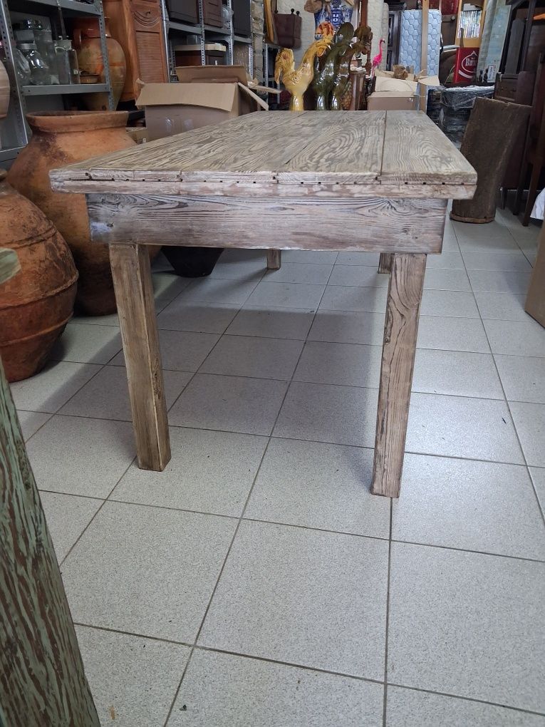 Magnifica mesa rustica em madeira de Pinho