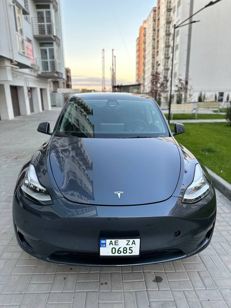 Tesla model y 2021 long range