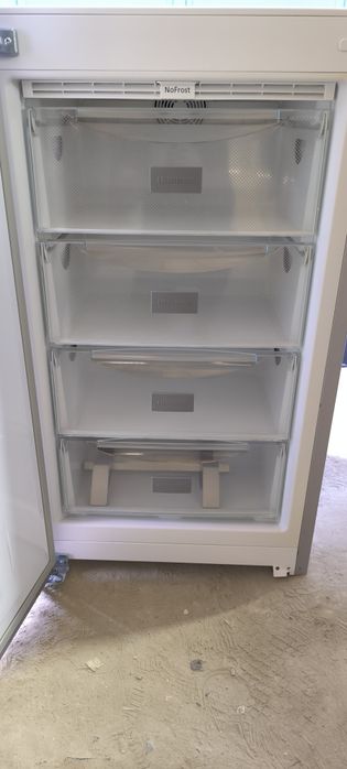 Холодильник Liebherr CNef 3915