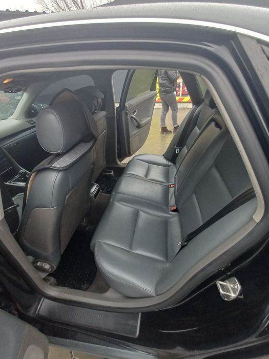 Ауді а4 б6,2002 року,2.0 газ бензин.