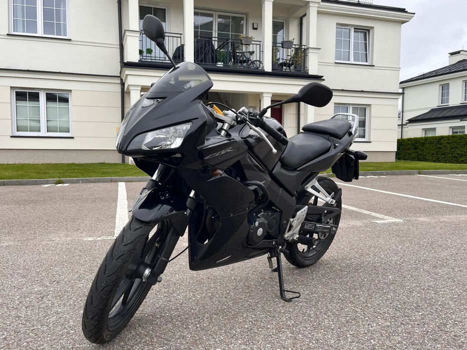 Honda CBR 125, wtrysk, zadbana, mały przebieg, prawo jazdy kat. B/A1