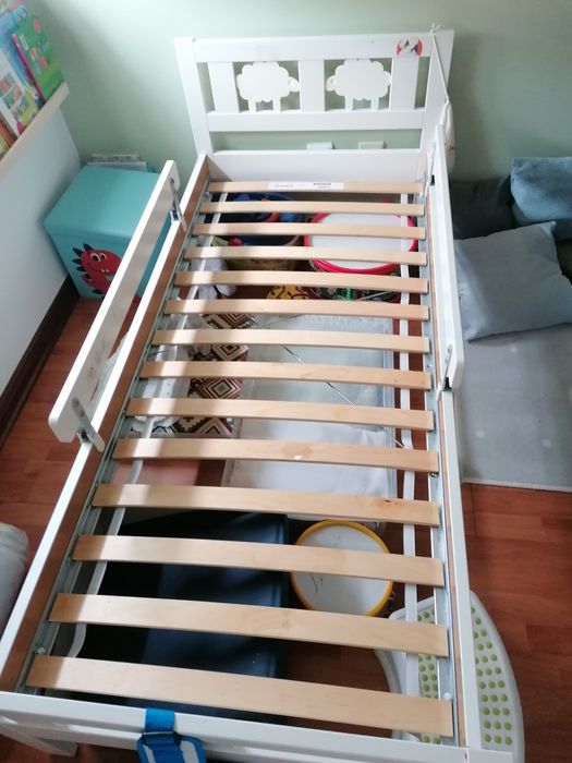 Cama  de grades  e cama para criança
